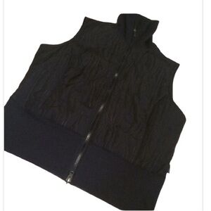Columbia reversible black vest size medium